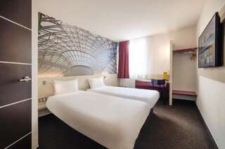 Отель B&B Hotel Katowice Centrum Катовице Просторный двухместный номер с 2 отдельными кроватями-1